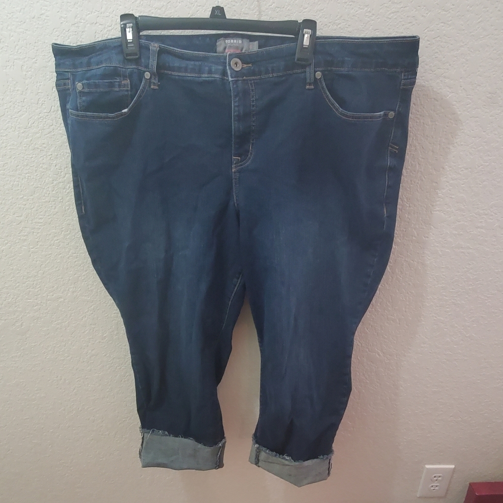 Torrid crop boyfriend jeans size 22